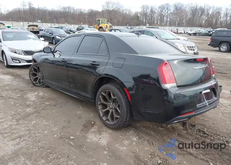 2017 Chrysler 300 300S Alloy Edition z USA, uszkodzony, nr VIN 2C3CCABG1HH593898